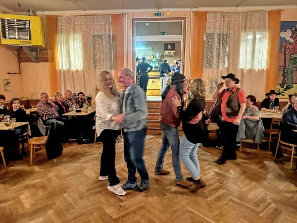 Velikonoce a Country bál